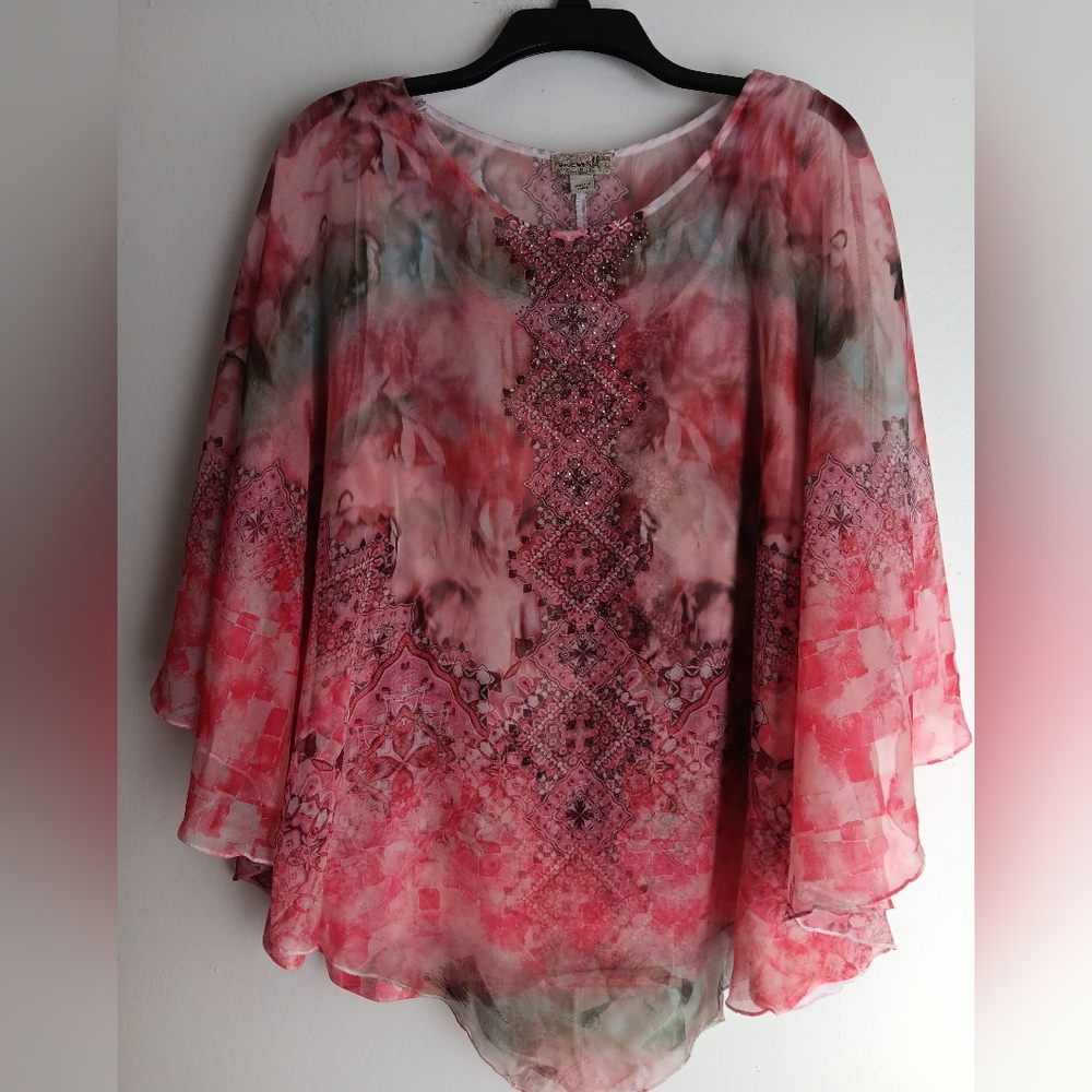 ❤️ONE WORLD Pink and Red Flowy Layered Blouse
